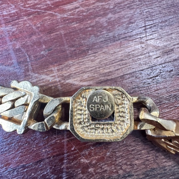 16” Vintage necklace, gold plated thick chain w/ faceted, rectangular red stone - Picture 5 of 5